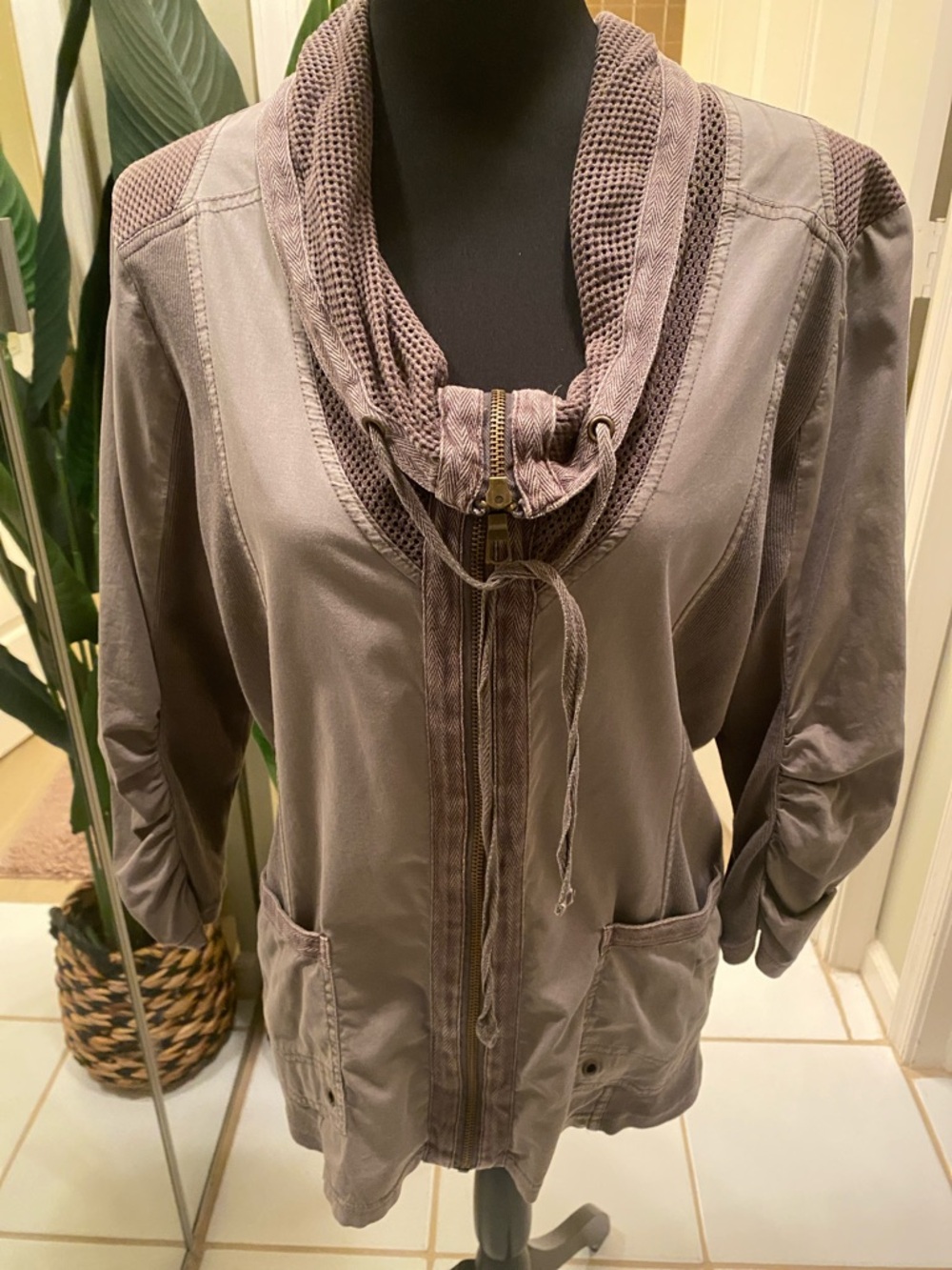 XCVI Lightweight Utility Jacket - Picture 4 of 6